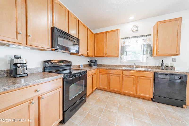 6054 Chestnut Gelding Ln, Jacksonville, FL 32234