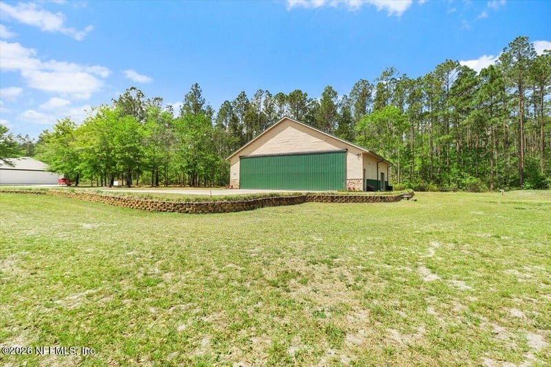 11111 Apache Ln, Glen St Mary, FL 32040