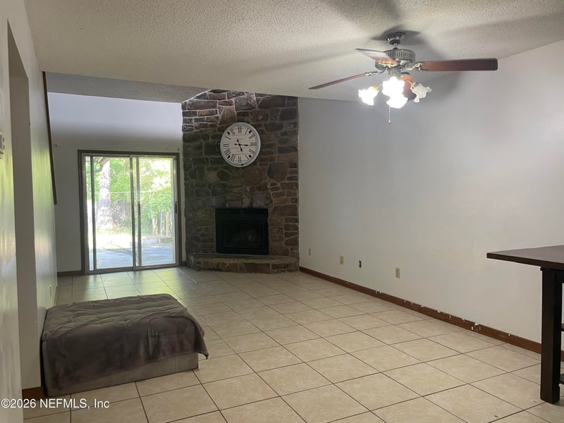 1847 Oak Water Dr, Jacksonville, FL 32225