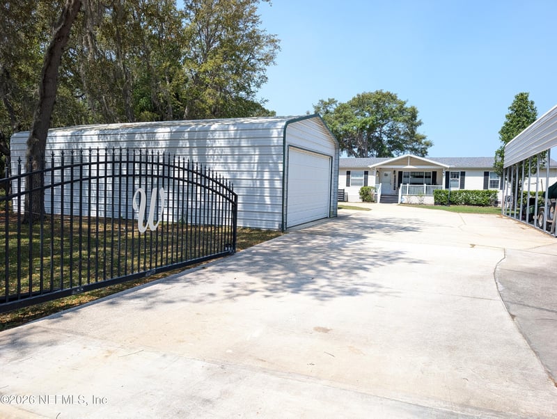 141 Kitty Ave, Interlachen, FL 32148