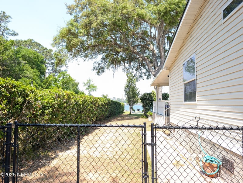 141 Kitty Ave, Interlachen, FL 32148