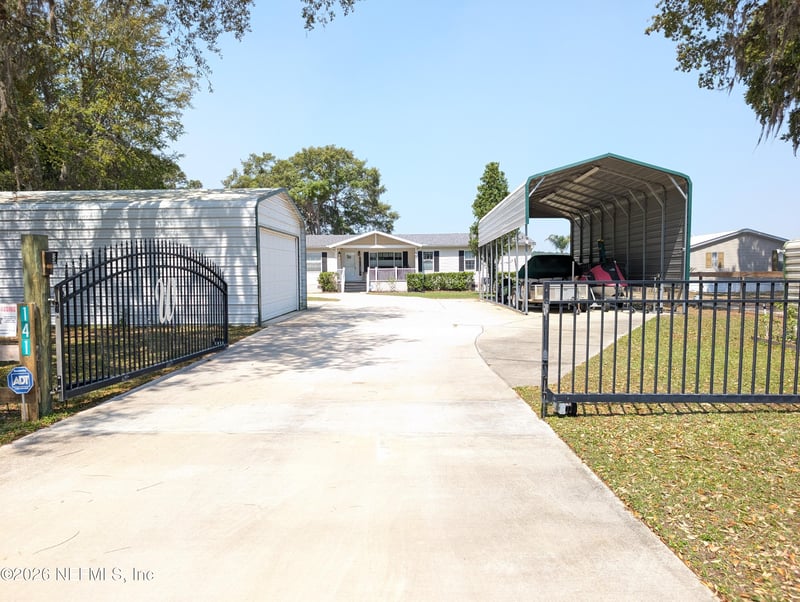 141 Kitty Ave, Interlachen, FL 32148