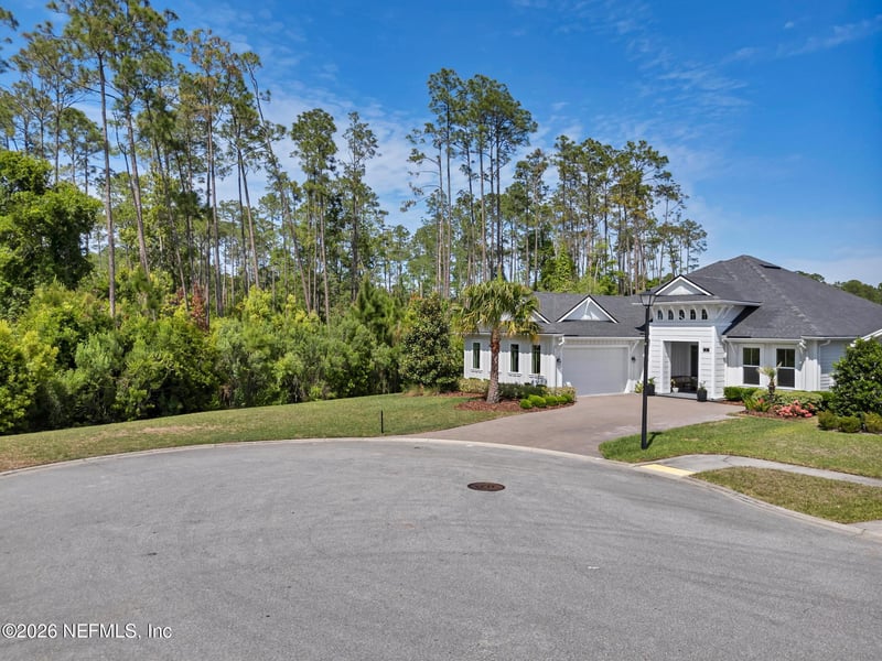 11 Forestview Ln, Jacksonville, FL 32081