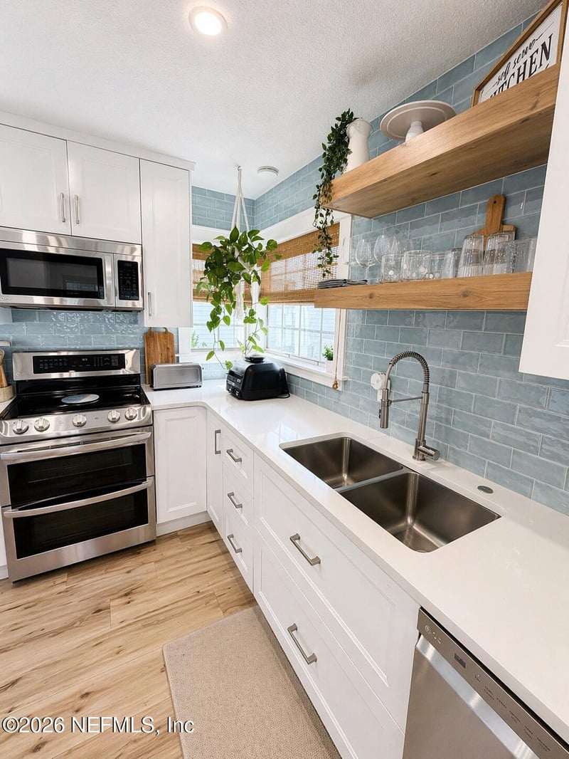 385 Village Dr, St Augustine, FL 32084