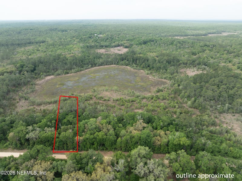 141 Fishermans Dr, Interlachen, FL 32148