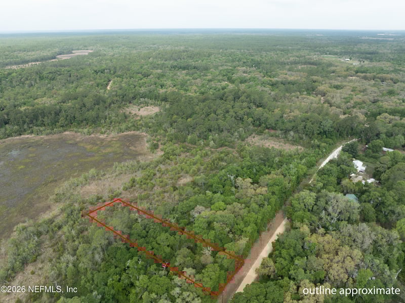 141 Fishermans Dr, Interlachen, FL 32148