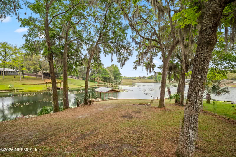 212 Wesley Rd, Green Cove Springs, FL 32043