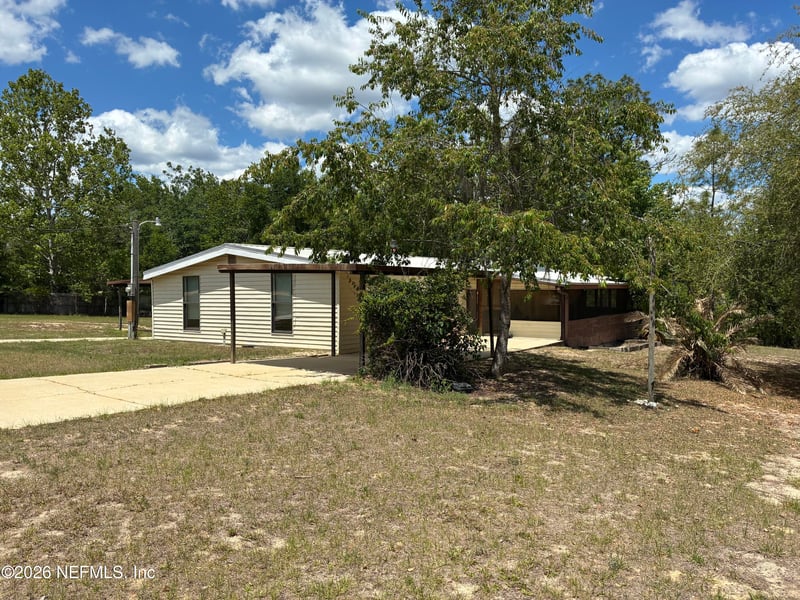 636 Union Ave, Interlachen, FL 32148