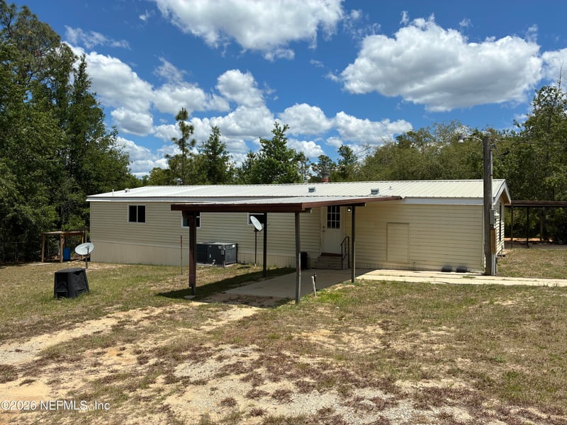 636 Union Ave, Interlachen, FL 32148