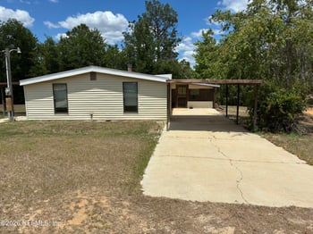 636 Union Ave, Interlachen, FL 32148