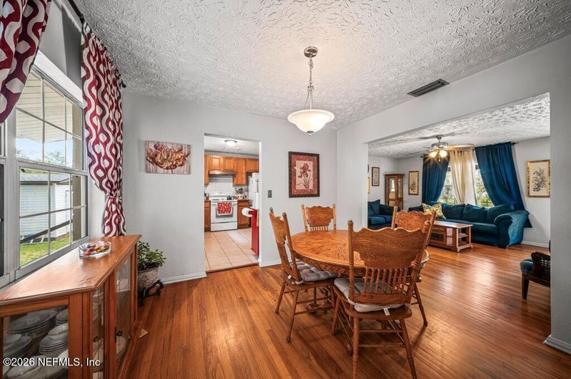 5810 Cherry Laurel Dr, Jacksonville, FL 32210