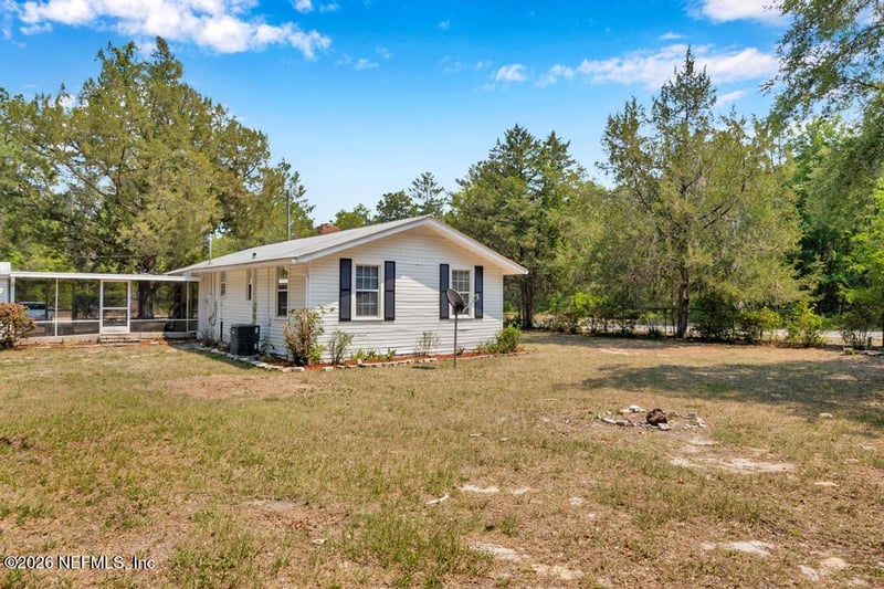 166 Hernando Dr, Florahome, FL 32140