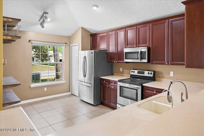 3664 Shrewsbury Dr, Jacksonville, FL 32226