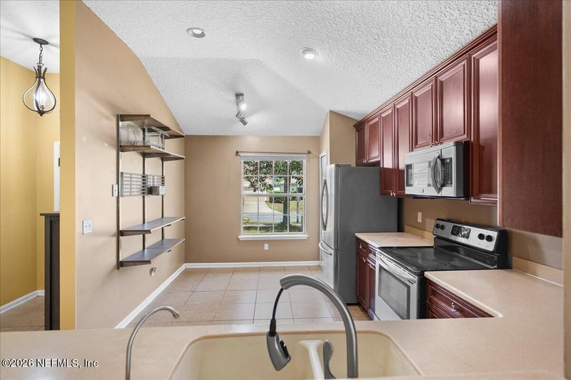 3664 Shrewsbury Dr, Jacksonville, FL 32226