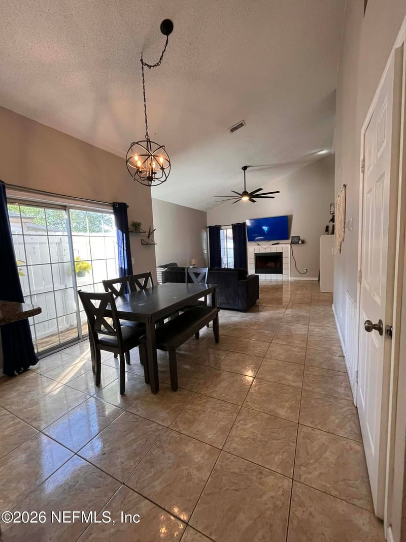 1829 Ashmore Green Dr, Jacksonville, FL 32246