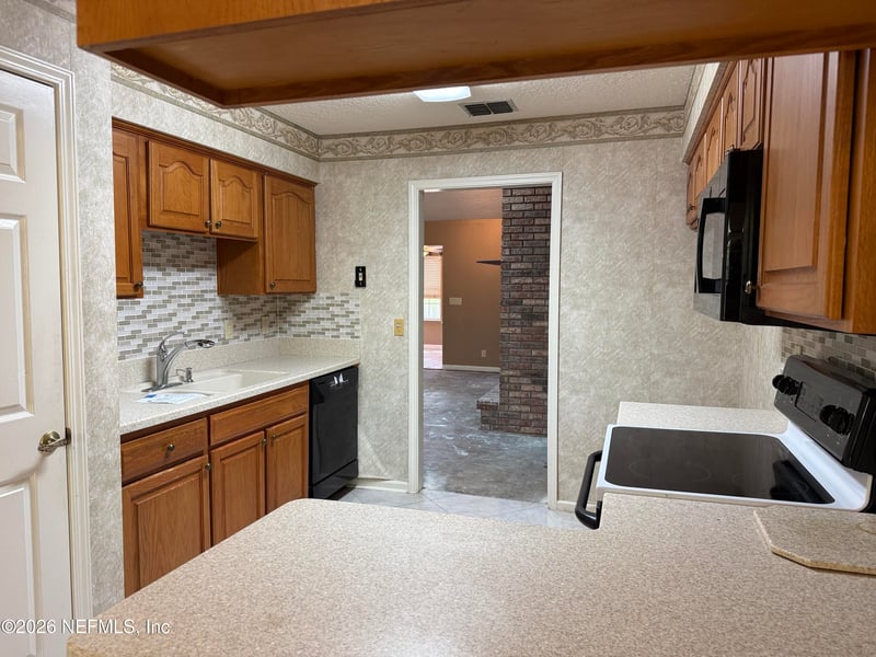 2358 Stonebridge Dr, Orange Park, FL 32065