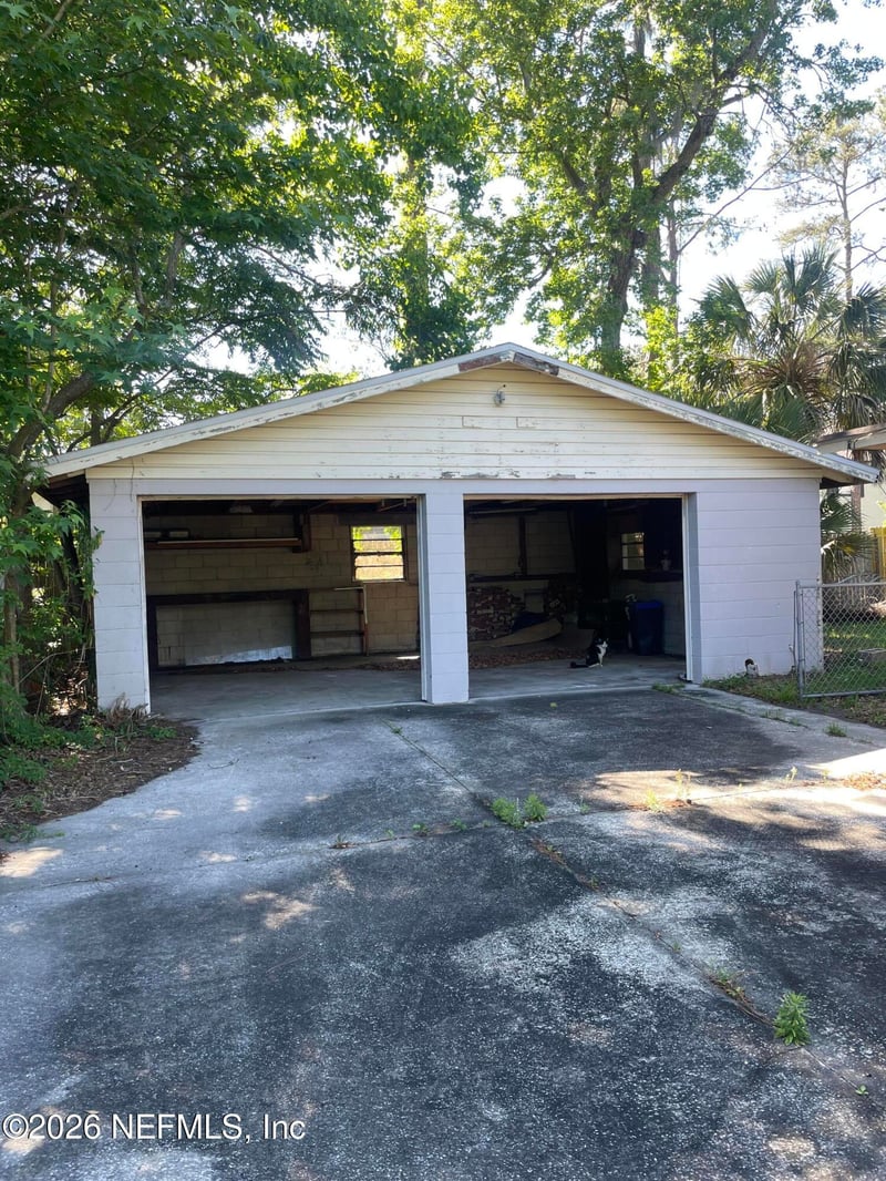 2930 Loran Dr, Jacksonville, FL 32216