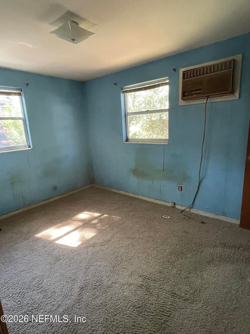 2930 Loran Dr, Jacksonville, FL 32216