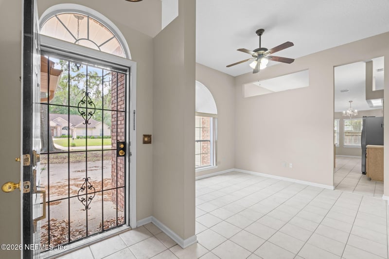 649 Hummingbird Ct, St Johns, FL 32259