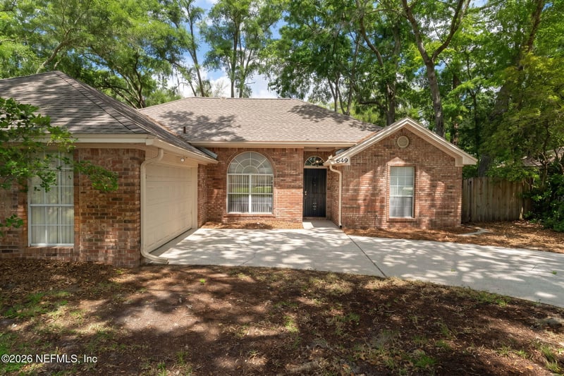 649 Hummingbird Ct, St Johns, FL 32259
