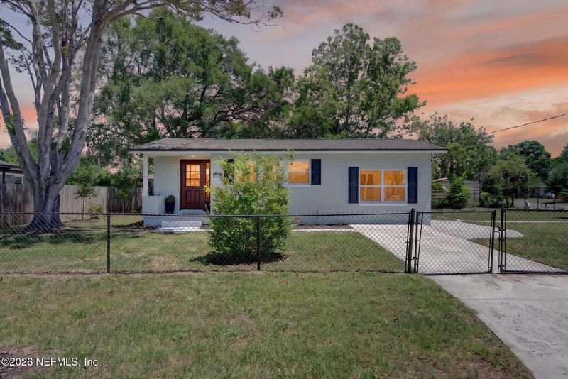 401 Skate Rd, Atlantic Beach, FL 32233