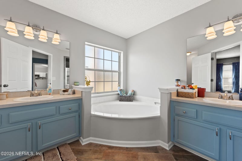 2982 Chief Ridaught Trl, Middleburg, FL 32068