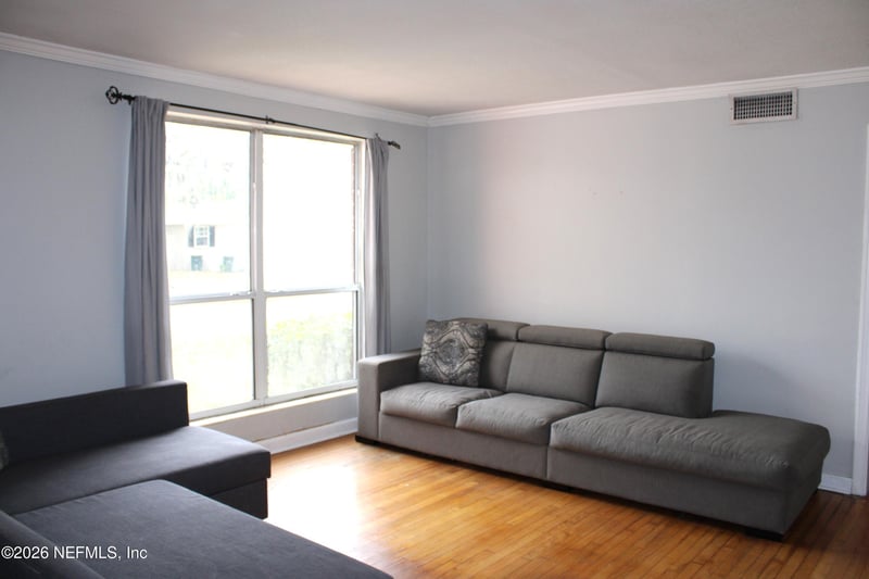 8648 Emerald Isle Cir, Jacksonville, FL 32216