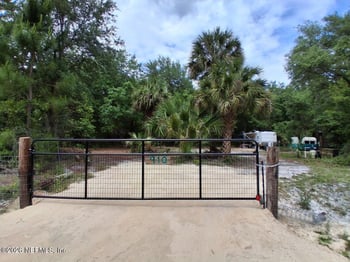 910 Paradise Blvd, Georgetown, FL 32139