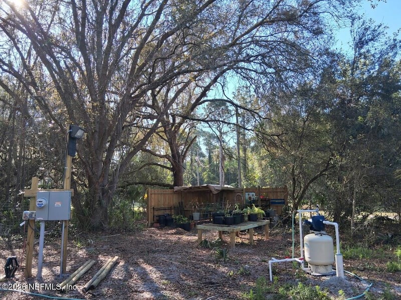 910 Paradise Blvd, Georgetown, FL 32139