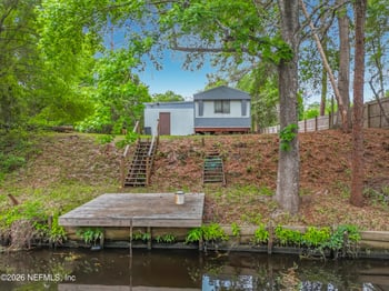 102 Waterway Dr, Palatka, FL 32187