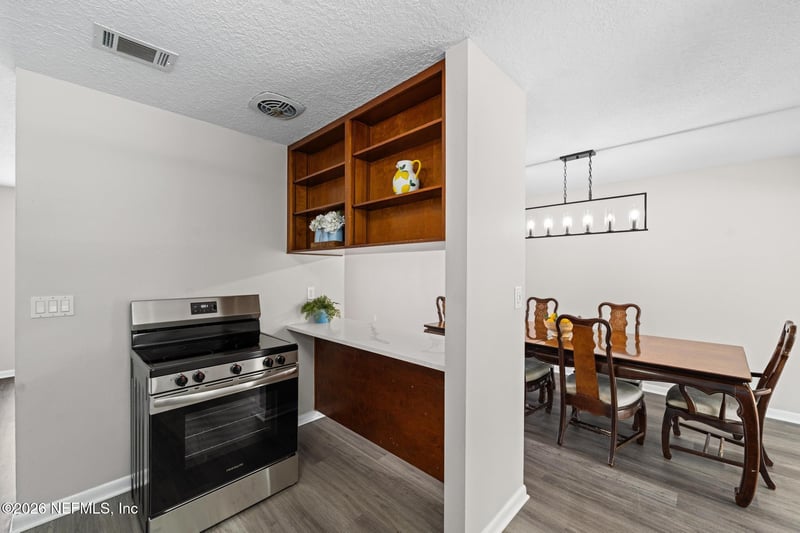 8003 Lourdes Dr, Jacksonville, FL 32210