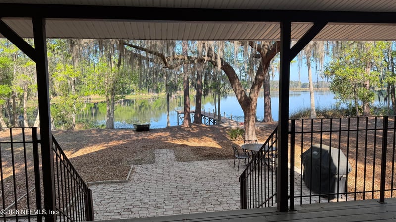 150 Indian Lakes Rd, Hawthorne, FL 32640