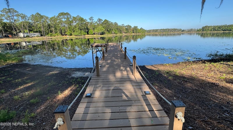 150 Indian Lakes Rd, Hawthorne, FL 32640