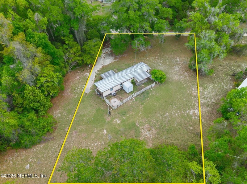 111 Palmer Ave, Pomona Park, FL 32181