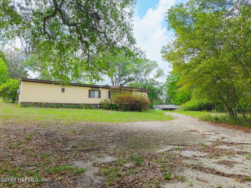111 Palmer Ave, Pomona Park, FL 32181