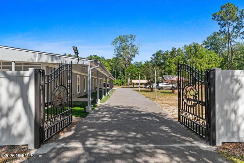 865 Cole Rd, Jacksonville, FL 32218