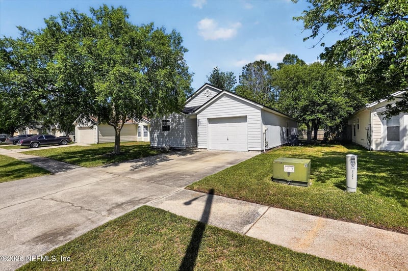 1943 Hunters Trace Cir, Middleburg, FL 32068