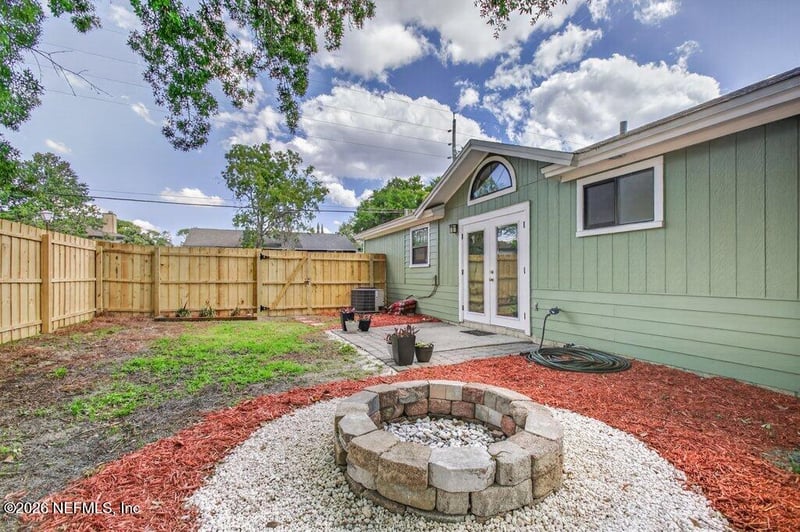 10204 Lone Star Rd, Jacksonville, FL 32225