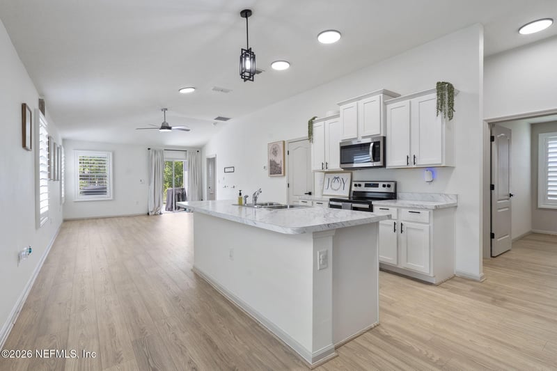 6068 Bucking Bronco Dr, Jacksonville, FL 32234