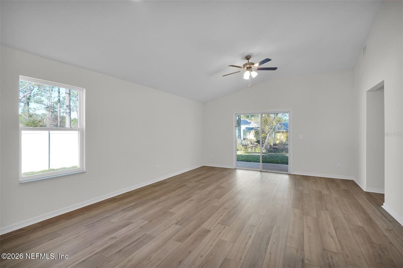 33 Pineapple Dr, Palm Coast, FL 32164