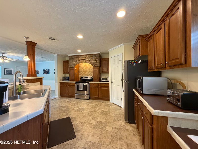 214 Baker Rd, Satsuma, FL 32189