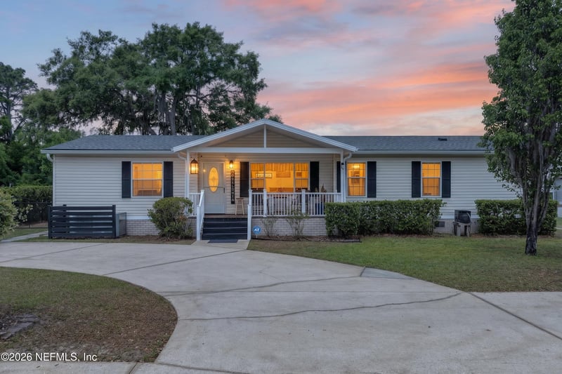 141 Kitty Ave, Interlachen, FL 32148