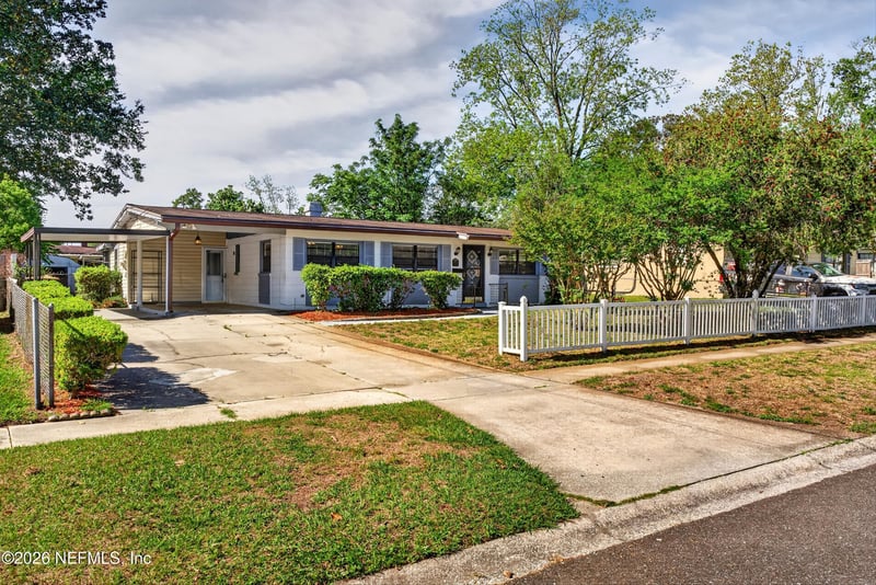 7638 Crest Dr, Jacksonville, FL 32221