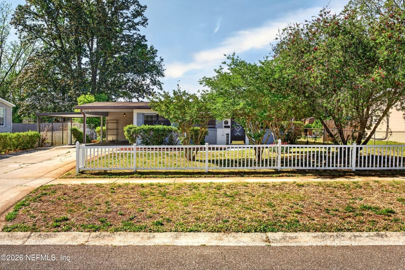 7638 Crest Dr, Jacksonville, FL 32221