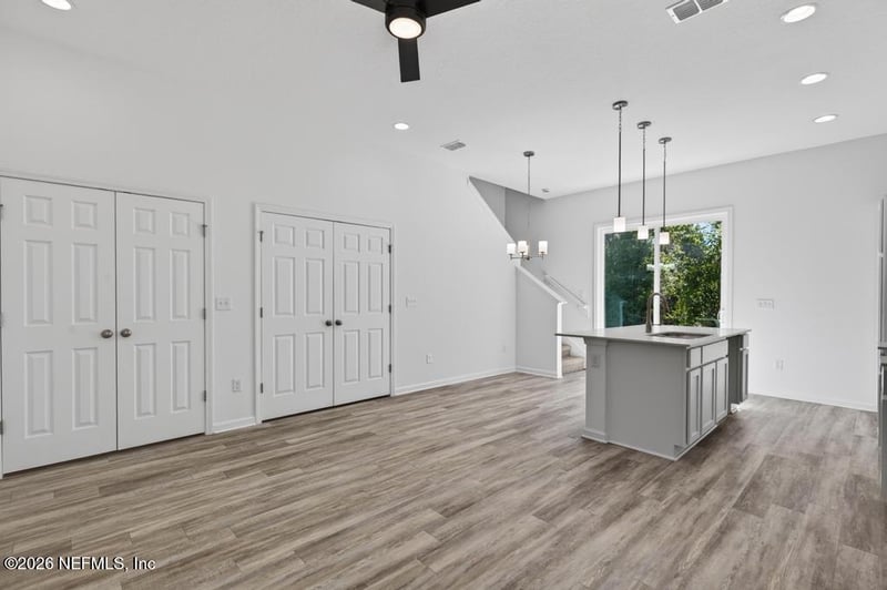 11082 Pine St, Jacksonville, FL 32218