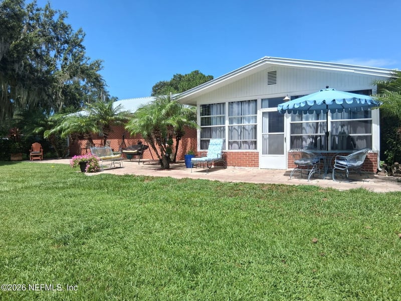 117 St Johns Fishing Lodge Rd, Crescent City, FL 32112