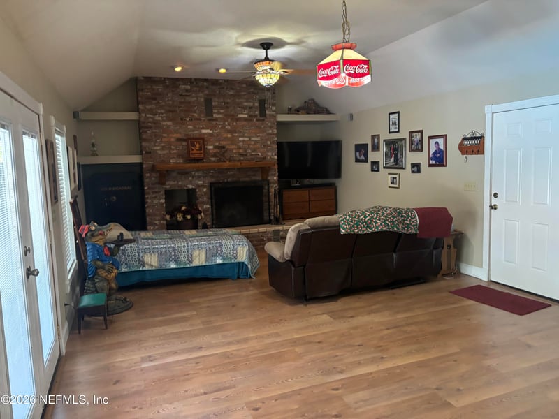 177 Central Ave, San Mateo, FL 32187