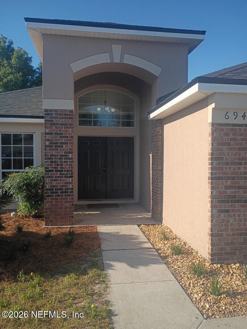 694 Cherry Bark Dr, Jacksonville, FL 32218