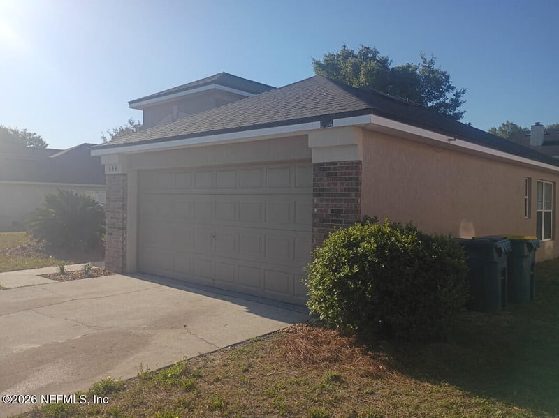 694 Cherry Bark Dr, Jacksonville, FL 32218