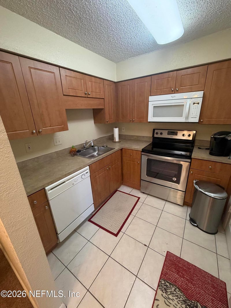 5811 Atlantic Blvd #10, Jacksonville, FL 32207